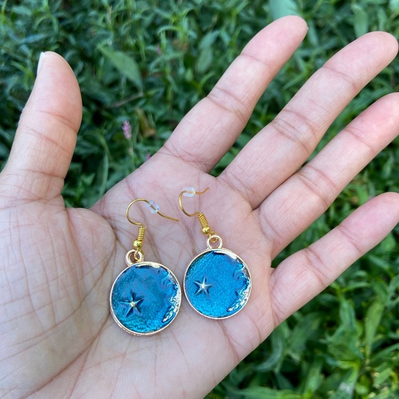 ⭐️Blue Plated Enamel Star Celestial Drop Earrings⭐️ - Picture 4 of 6